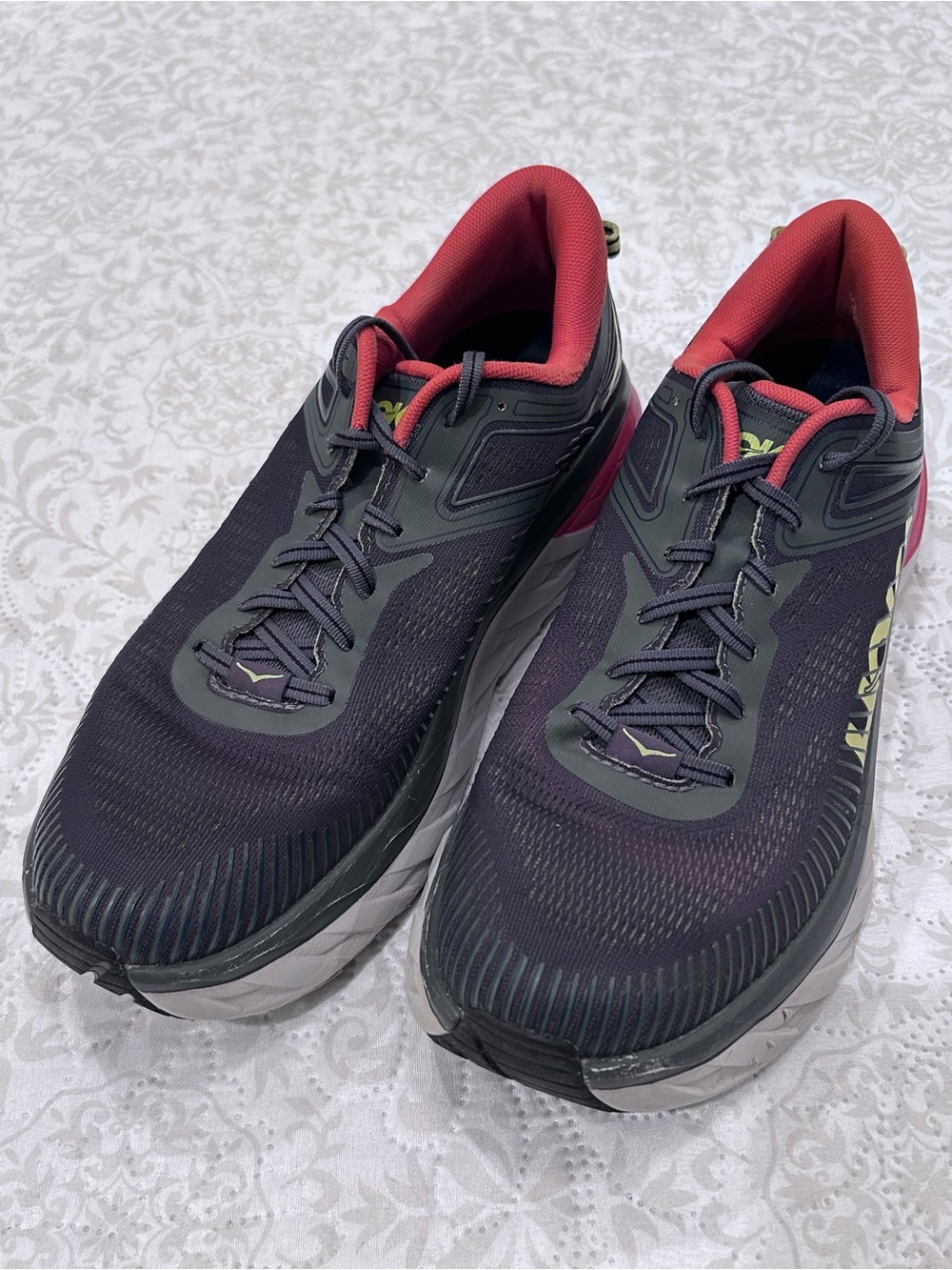 Hoka One One Men’s Size 10 Bondi 7 Color Gray Red/Orange Yellow Comfort